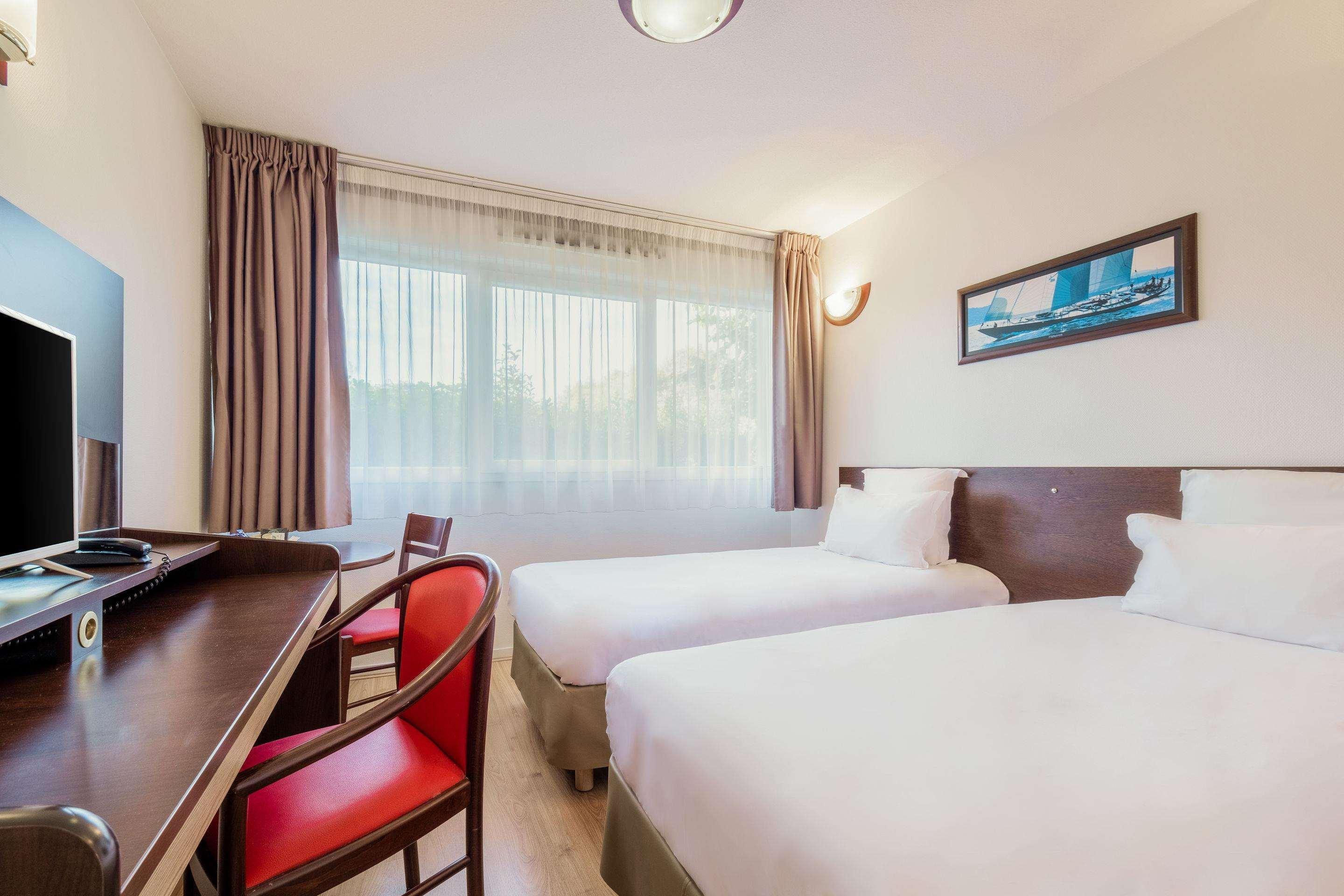 Comfort Suites Pau Idron Exteriör bild