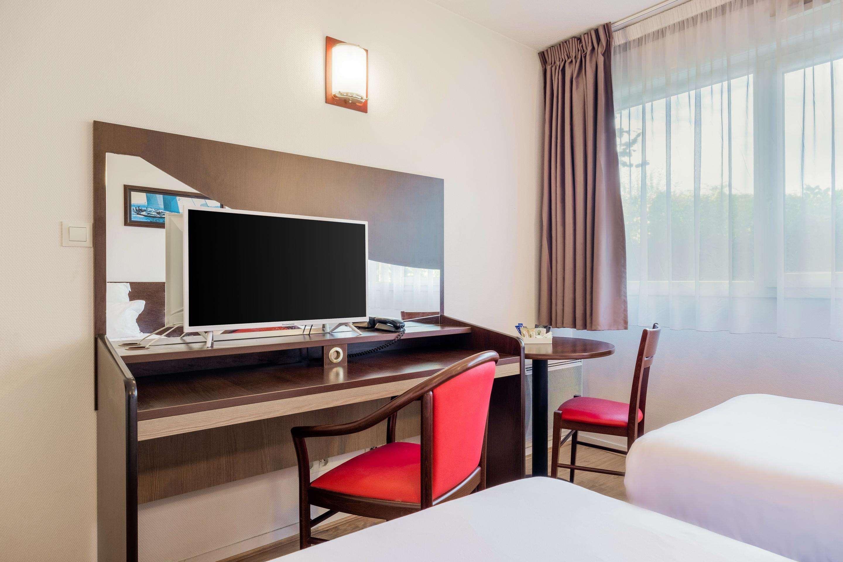Comfort Suites Pau Idron Exteriör bild