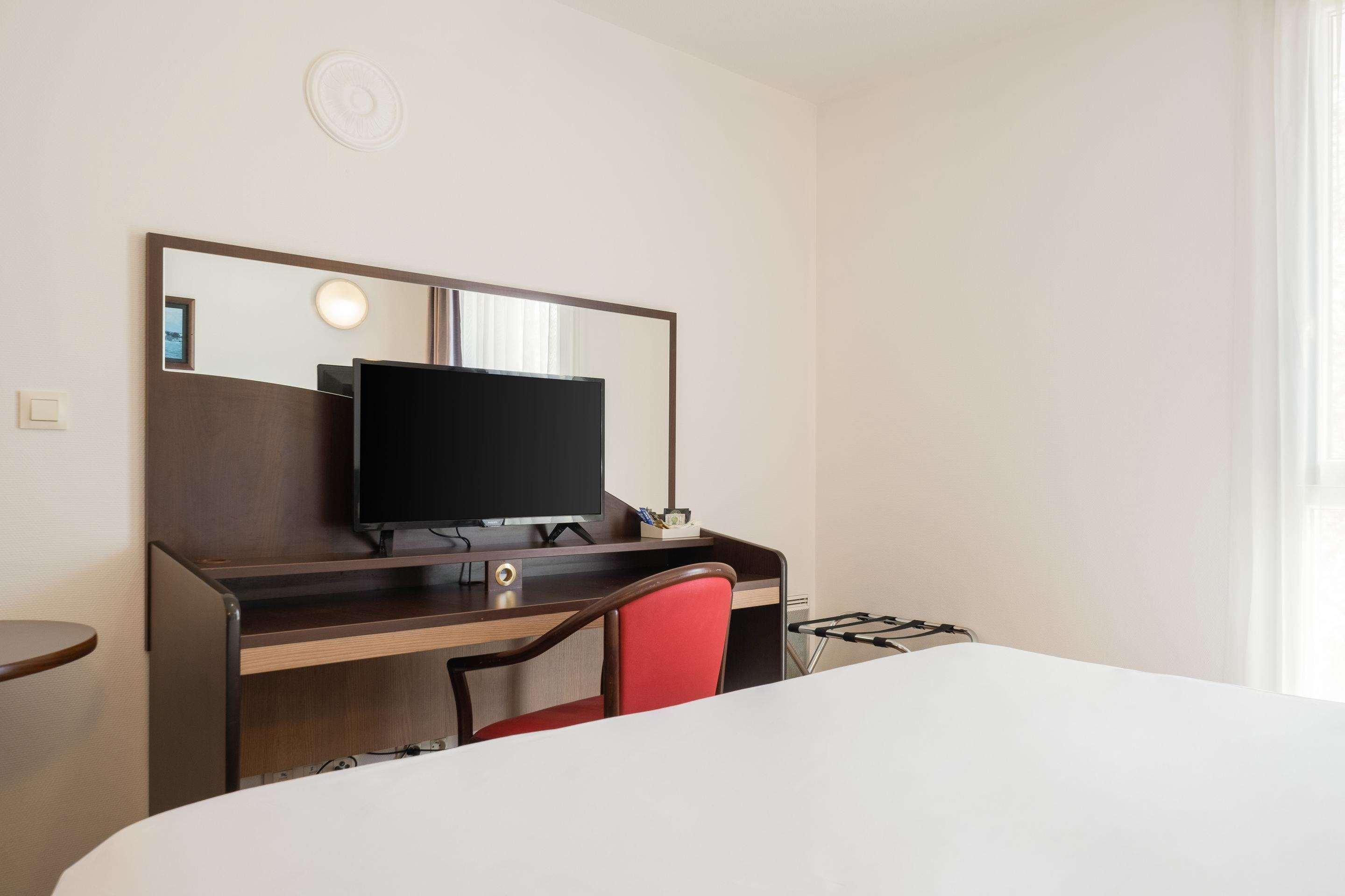 Comfort Suites Pau Idron Exteriör bild