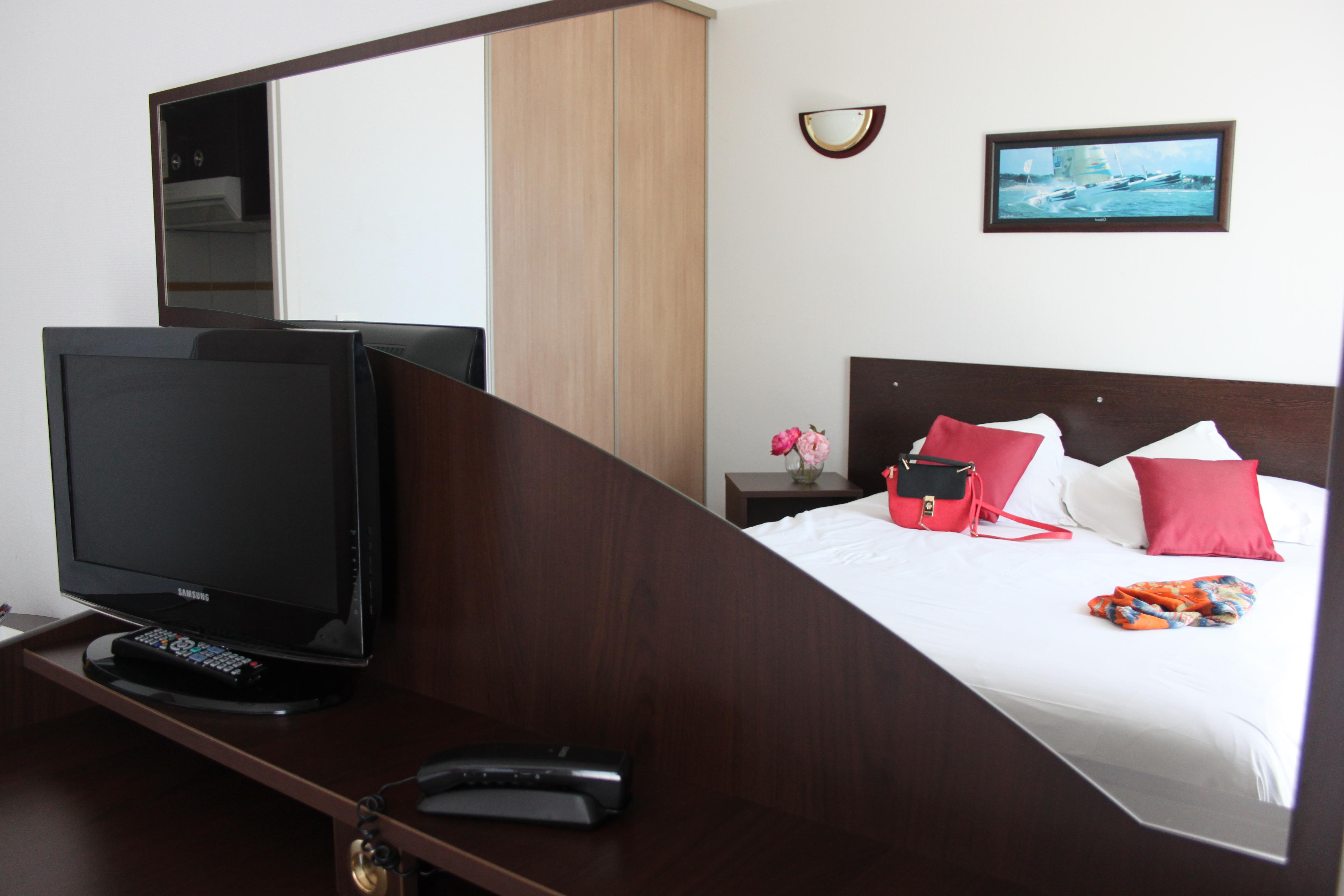 Comfort Suites Pau Idron Exteriör bild